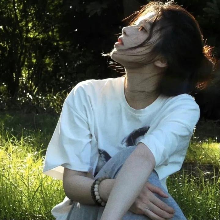 怕羞的黄莺